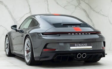 Porsche 911 (992) GT3 Touring 3