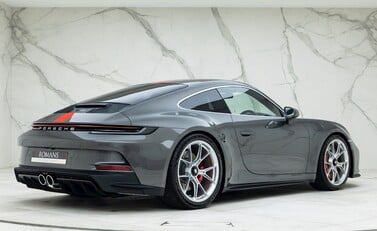 Porsche 911 (992) GT3 Touring 7