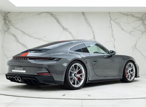 Porsche 911 (992) GT3 Touring 7