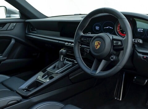 Porsche 911 (992) GT3 Touring 9