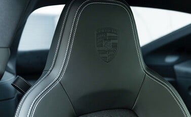 Porsche 911 (992) GT3 Touring 11