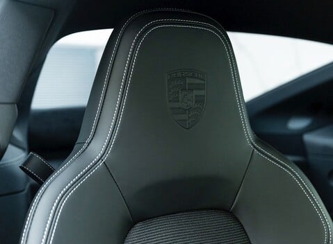 Porsche 911 (992) GT3 Touring 11