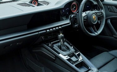 Porsche 911 (992) GT3 Touring 13
