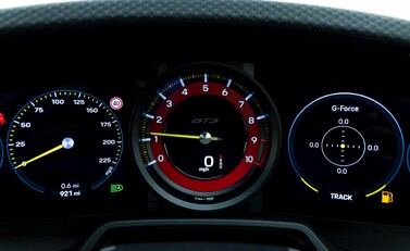 Porsche 911 (992) GT3 Touring 14