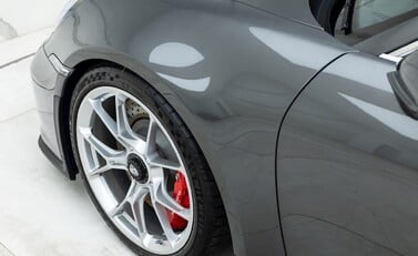 Porsche 911 (992) GT3 Touring 22