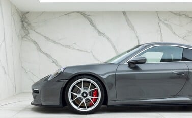 Porsche 911 (992) GT3 Touring 25