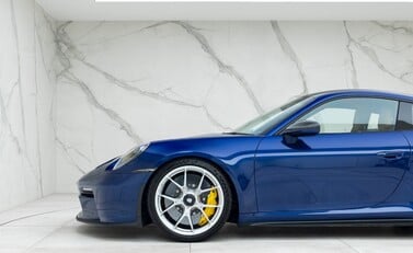 Porsche 911 (992) GT3 Touring 34