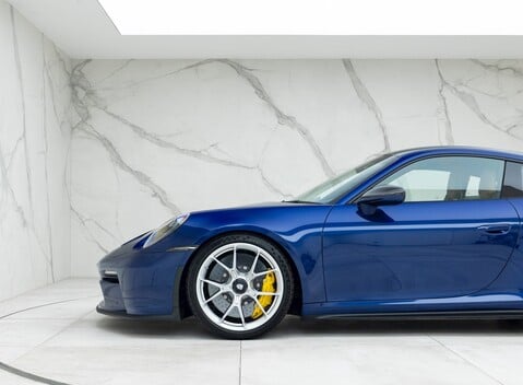 Porsche 911 (992) GT3 Touring 34