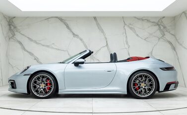 Porsche 911 (992) Carrera 4S Cabriolet 2