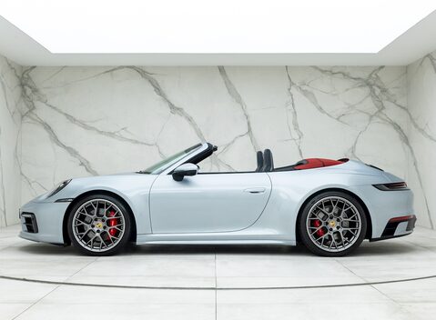 Porsche 911 (992) Carrera 4S Cabriolet 2