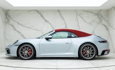 Porsche 911 (992) Carrera 4S Cabriolet 3