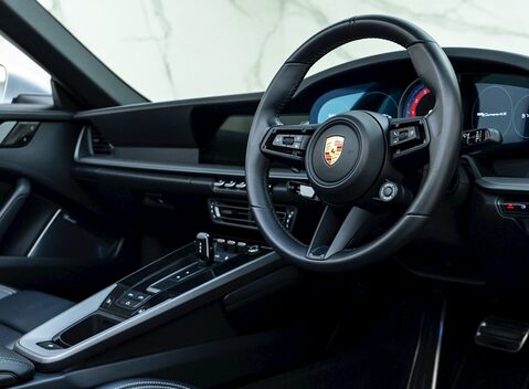 Porsche 911 (992) Carrera 4S Cabriolet 12