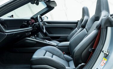 Porsche 911 (992) Carrera 4S Cabriolet 16