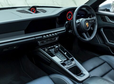 Porsche 911 (992) Carrera 4S Cabriolet 17