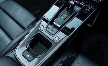 Porsche 911 (992) Carrera 4S Cabriolet 21