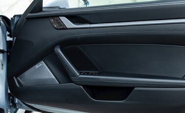 Porsche 911 (992) Carrera 4S Cabriolet 22