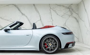 Porsche 911 (992) Carrera 4S Cabriolet 29