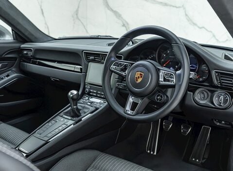 Porsche 911 (991.2) Carrera T 9