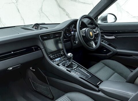 Porsche 911 (991.2) Carrera T 13