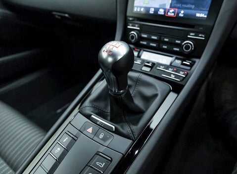 Porsche 911 (991.2) Carrera T 16