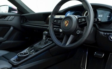 Porsche 911 (992) GT3 Touring 9
