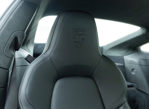 Porsche 911 (992) GT3 Touring 11