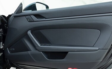 Porsche 911 (992) GT3 Touring 19