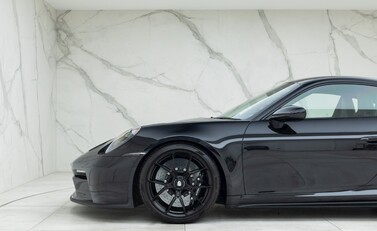 Porsche 911 (992) GT3 Touring 25