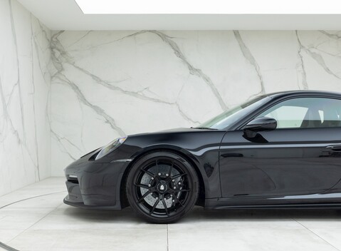 Porsche 911 (992) GT3 Touring 25