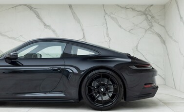 Porsche 911 (992) GT3 Touring 26
