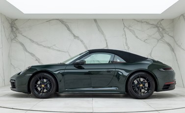 Porsche 911 (992) Carrera Cabriolet 3