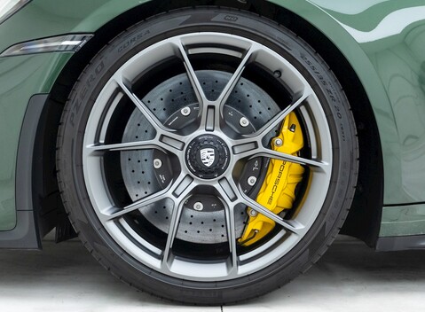 Porsche 911 (992) GT3 Touring 8