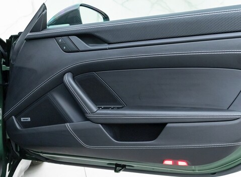 Porsche 911 (992) GT3 Touring 19