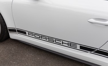 Porsche 911 (991.2) GT3 24