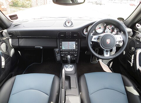 Porsche 911 (997) Turbo S 12