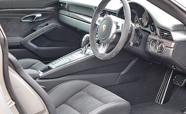 Porsche 911 (991) GT3 12