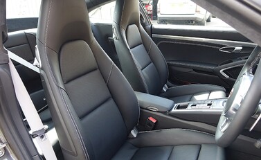 Porsche 911 (991) Carrera 4S 12
