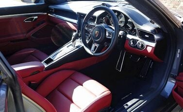 Porsche 911 (991.2) Carrera S PDK 7