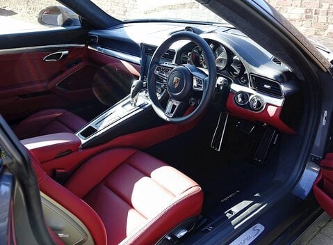 Porsche 911 (991.2) Carrera S PDK 7