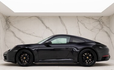 Porsche 911 (992) Carrera 4 2