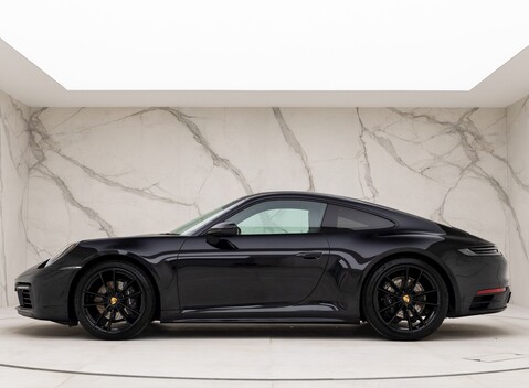 Porsche 911 (992) Carrera 4 2