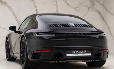 Porsche 911 (992) Carrera 4 3