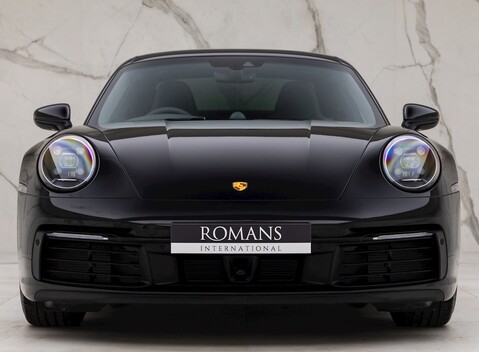 Porsche 911 (992) Carrera 4 4