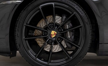 Porsche 911 (992) Carrera 4 8