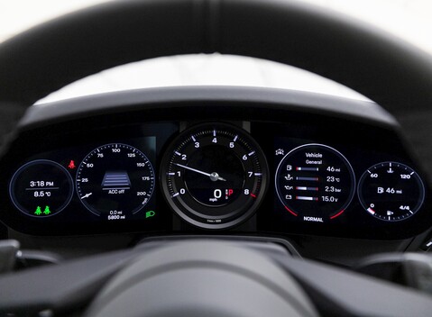 Porsche 911 (992) Carrera 4 16