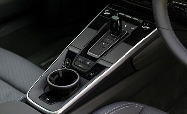Porsche 911 (992) Carrera 4 19