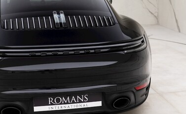 Porsche 911 (992) Carrera 4 23