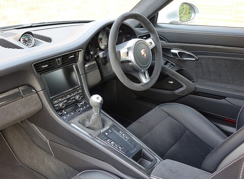 Porsche 911 (991) Carrera GTS 18