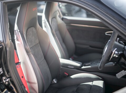 Porsche 911 (991) GT3 12