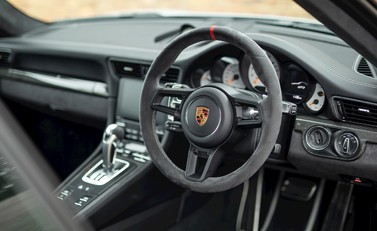 Porsche 911 (991.2) GT3 11